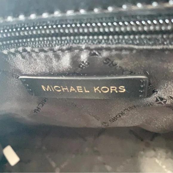 Final Sale!!! 👜 MICHAEL KORS 🌺 Carmen Medium Faux Leather Belted Satchel - Picture 9 of 13